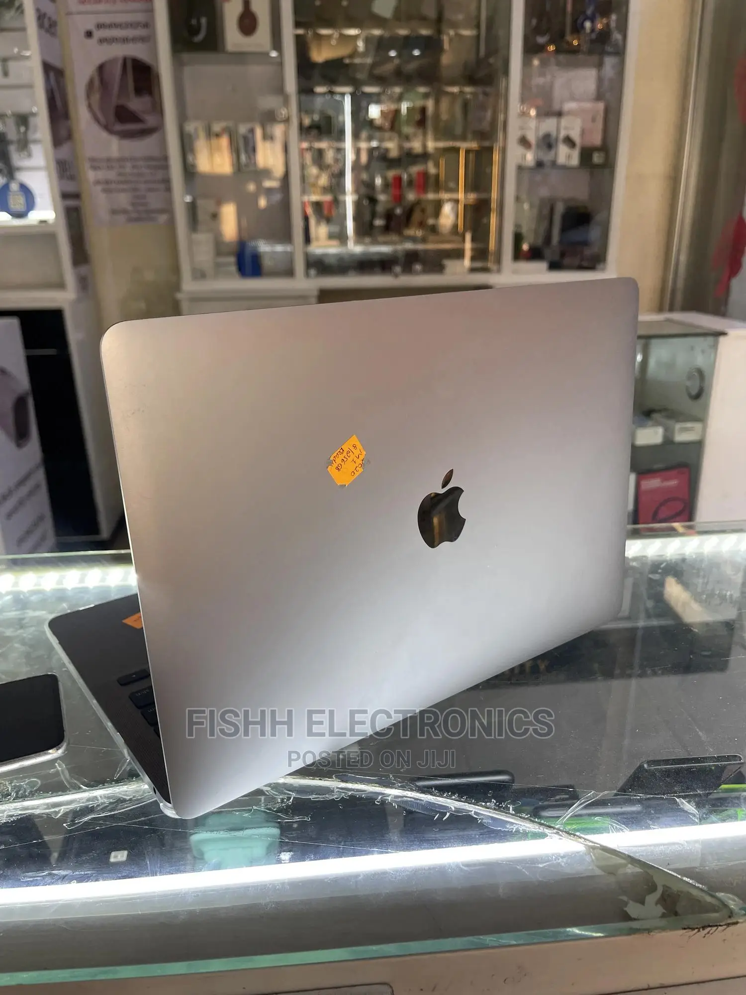 New Laptop Apple MacBook Pro M1 8GB Apple M1 SSD 256GB