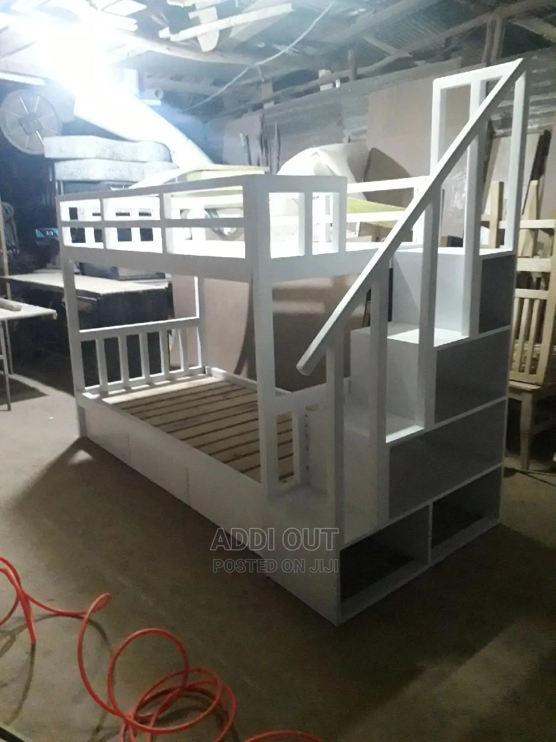 ተደራራቢ የልጆች አልጋ