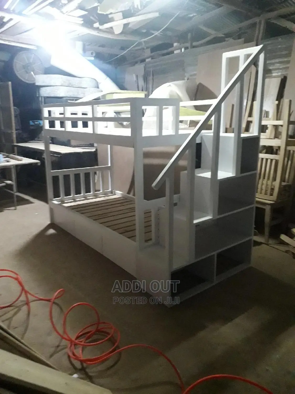 ተደራራቢ የልጆች አልጋ