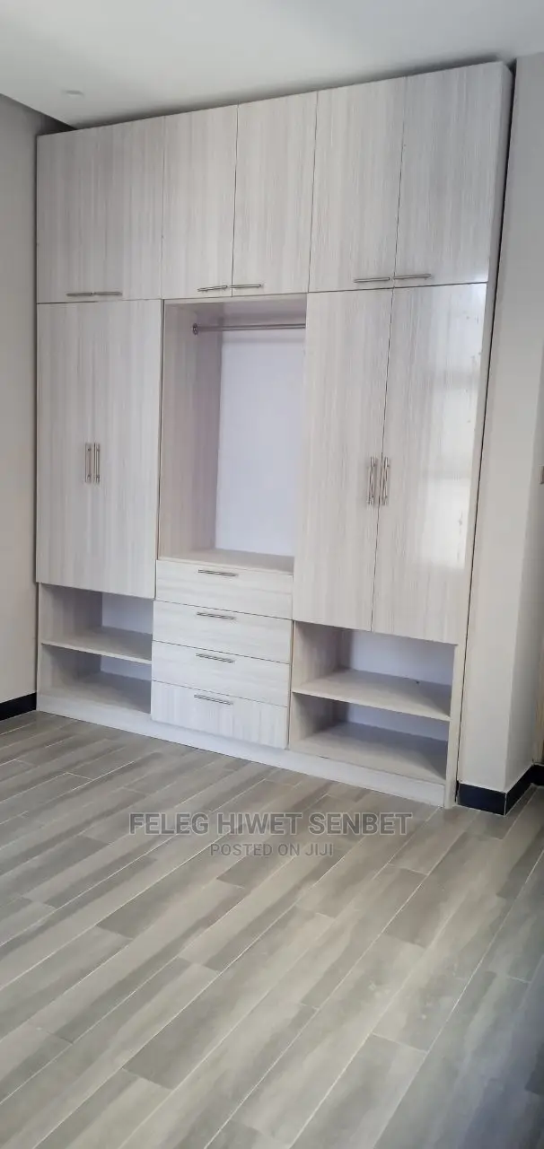 5bdrm House in አአ, Bole for Sale