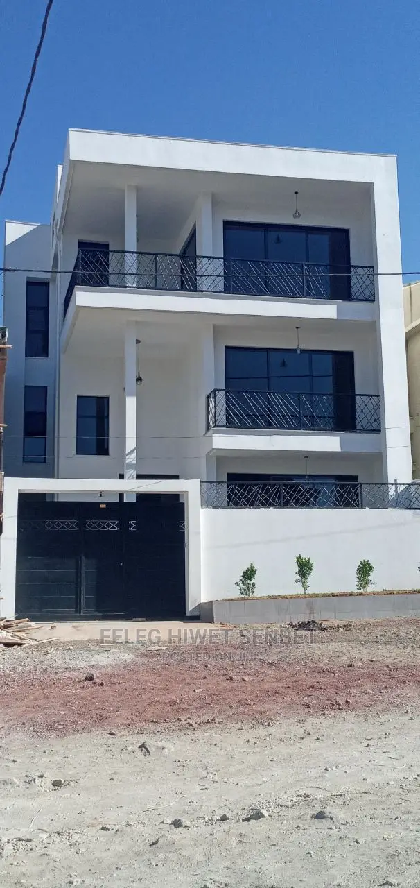 5bdrm House in አአ, Bole for Sale