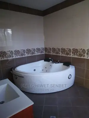 6bdrm House in አአ, Bole for Sale