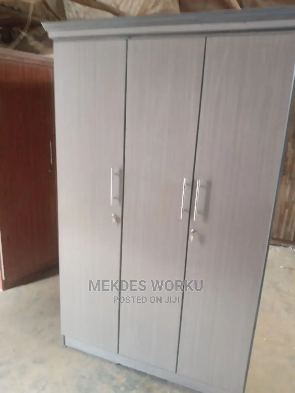 Kumsatin (ቁምሳጥን)