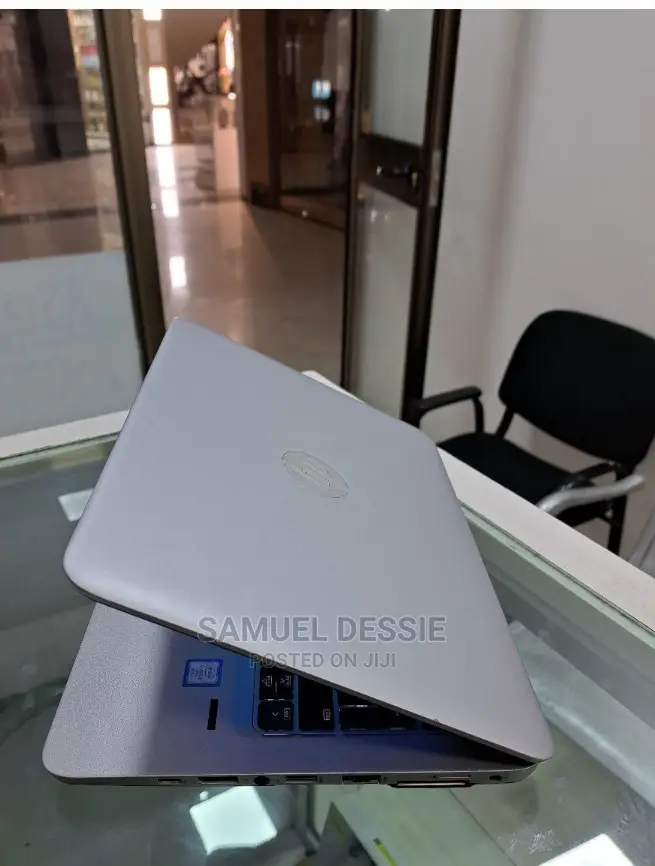 New Laptop HP EliteBook 820 G4 8GB Intel Core I5 HDD 1T