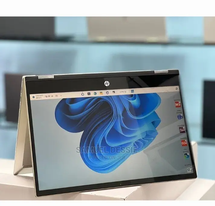 New Laptop HP Pavilion X360 8GB Intel Core I5 SSD 256GB