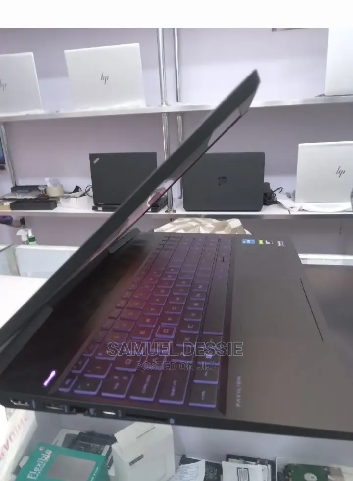 New Laptop HP Pavilion 15 8GB Intel Core I5 SSD 512GB