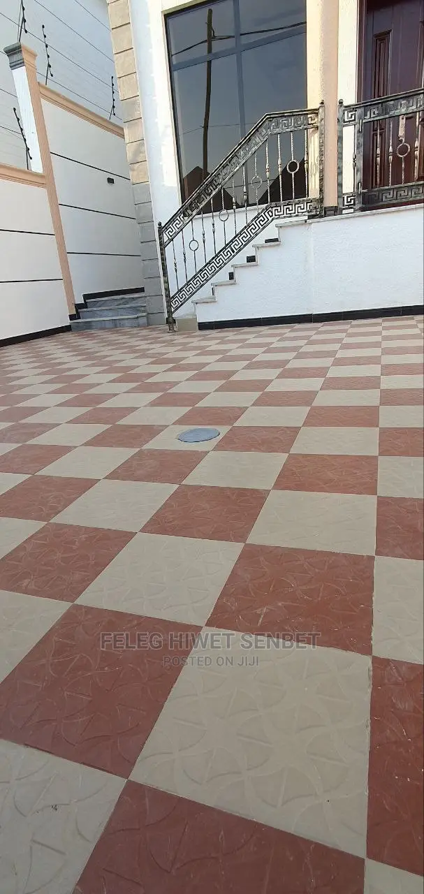 Furnished 5bdrm House in አአ, Bole for Sale