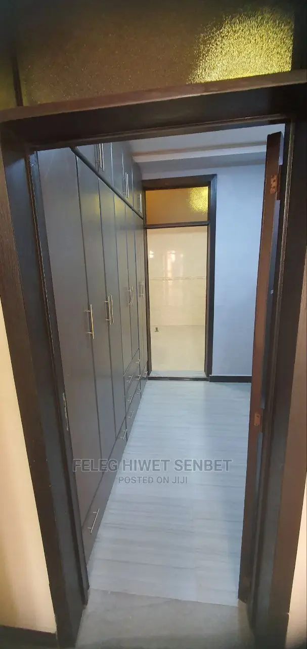 Furnished 5bdrm House in አአ, Bole for Sale