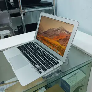 New Laptop Apple MacBook Air 2017 4GB Intel Core 2 Quad SSD 128GB