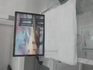 New Laptop Microsoft Surface 8GB Intel Core I7 SSD 512GB