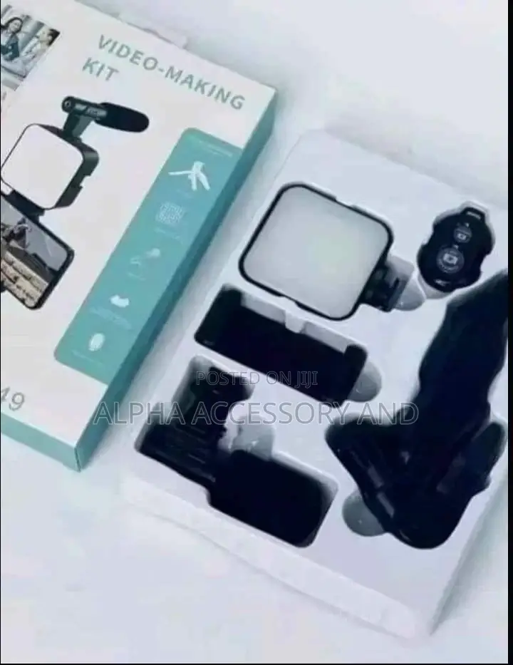 Vlogging Kit 3 in 1 Light, Mic and Tripod