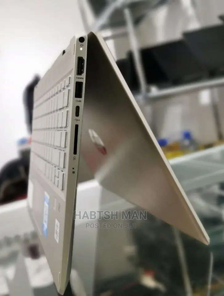 New Laptop HP Pavilion 15 8GB Intel Core I5 SSD 256GB