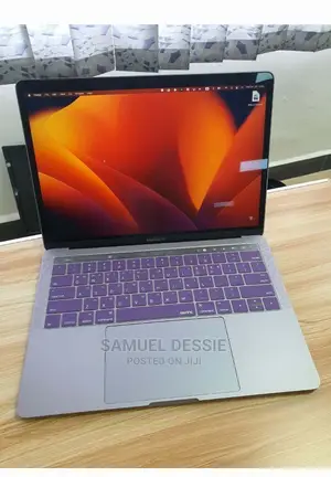 Photo - New Laptop Apple MacBook Pro 2017 8GB Intel Core I5 SSD 256GB