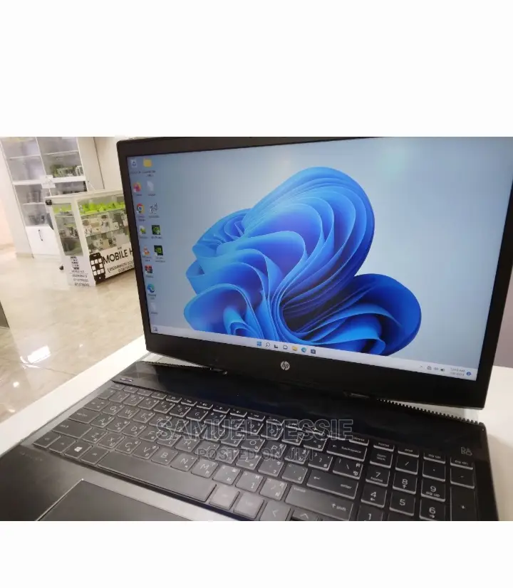 New Laptop HP Pavilion 10 8GB Intel Core I7 SSD 256GB