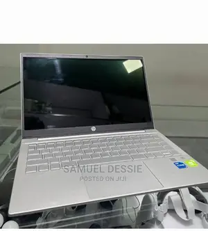 New Laptop HP Pavilion 10 8GB Intel Core I5 SSD 256GB