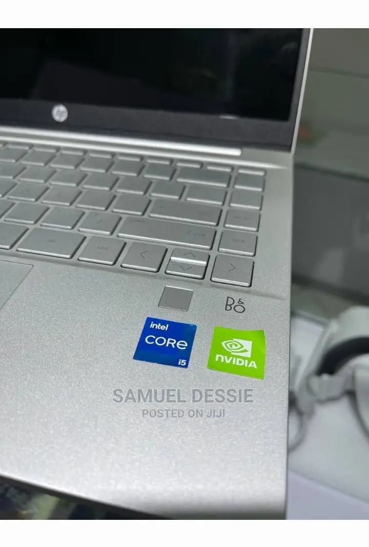 New Laptop HP Pavilion 10 8GB Intel Core I5 SSD 256GB