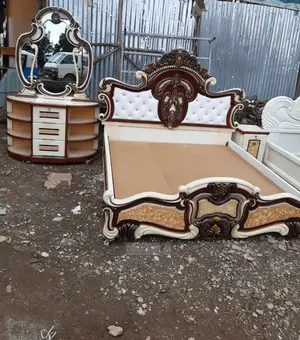 Photo - King Size Bed + Dressing