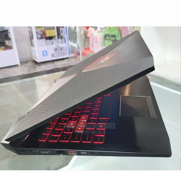 New Laptop HP Omen X 8GB Intel Core I7 HDD 1T