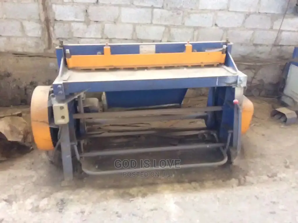 የማምረቻ ማሽኖች በአንድ ቦታ