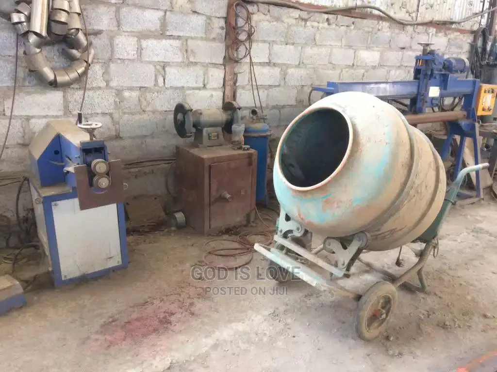 የማምረቻ ማሽኖች በአንድ ቦታ