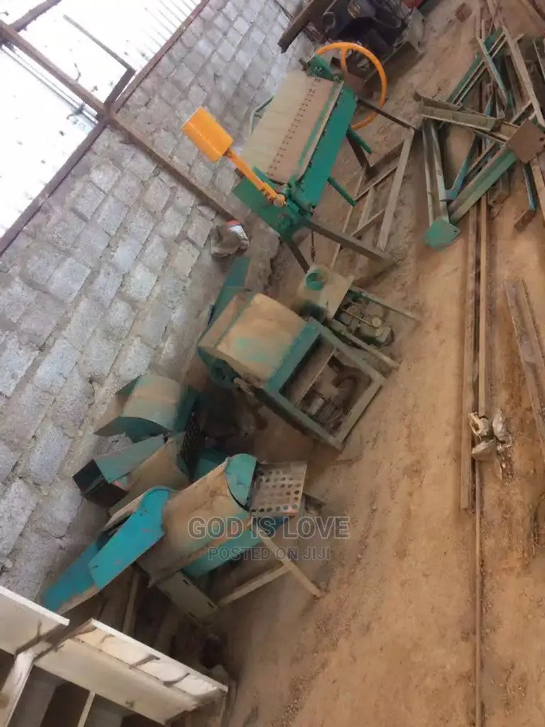 የማምረቻ ማሽኖች በአንድ ቦታ