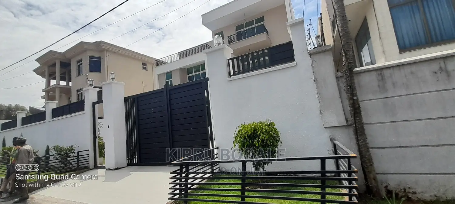 9bdrm House in Ayat, Bole for Sale