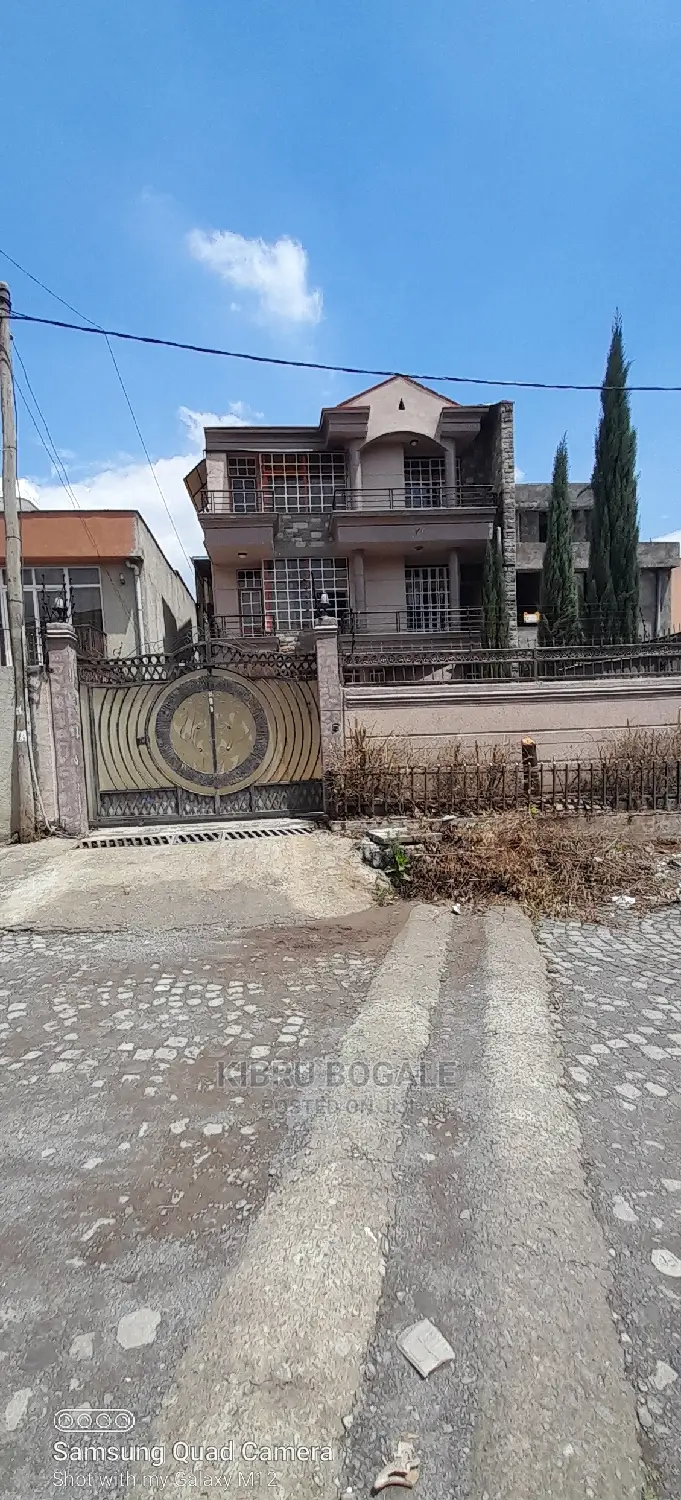 7bdrm House in Ayat, Bole for Sale