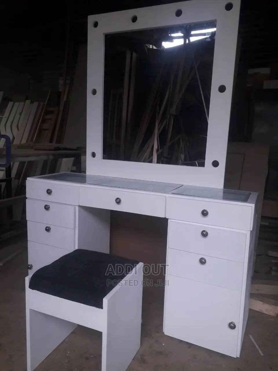 Dressing Table /ድሬሲንግ ቴብል
