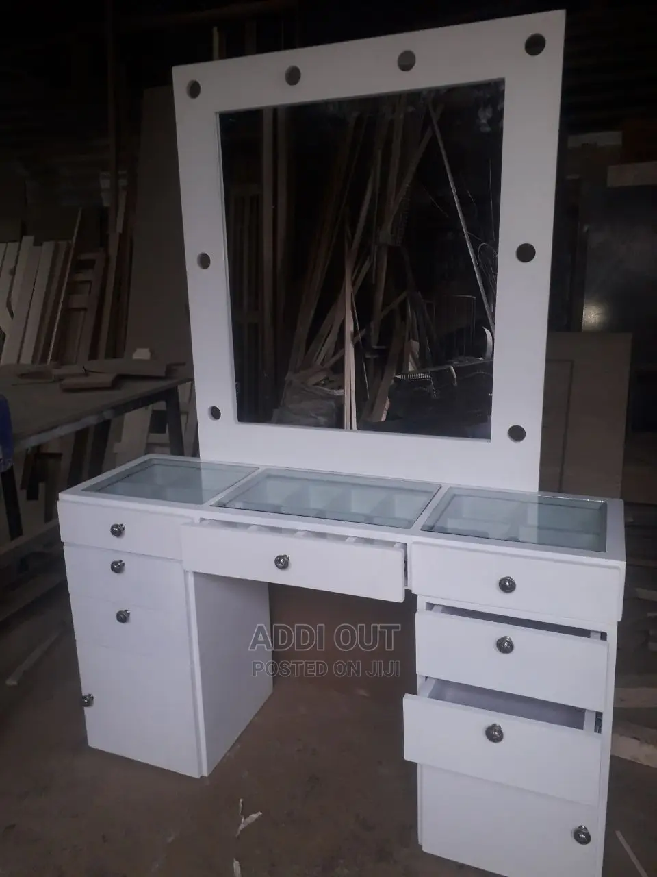 Dressing Table /ድሬሲንግ ቴብል