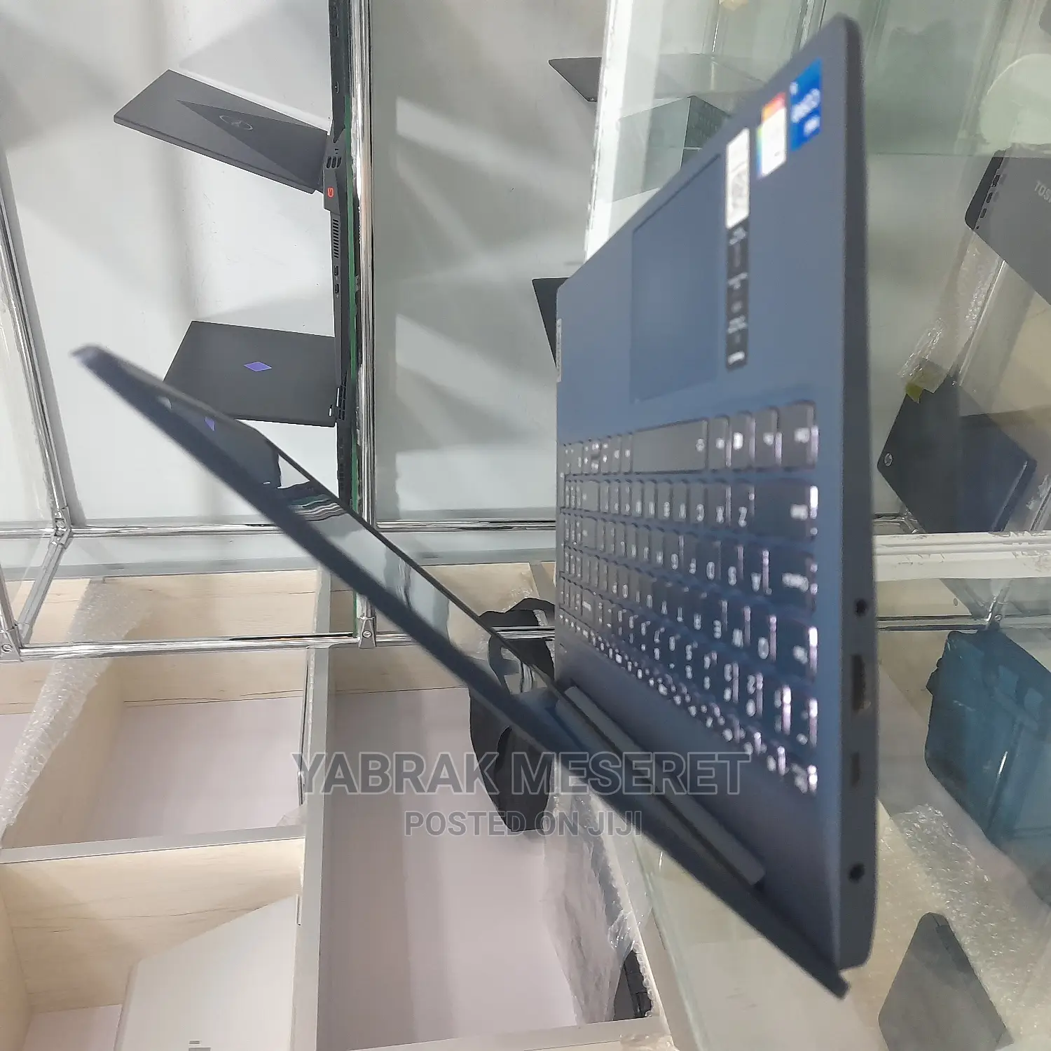 New Laptop Lenovo 8GB Intel Core I5 SSD 512GB