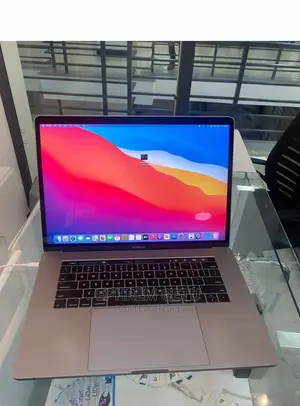 New Laptop Apple MacBook Pro 2017 16GB Intel Core I7 SSD 512GB