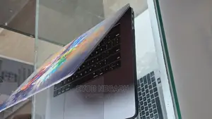 New Laptop Apple MacBook Pro 2017 16GB Intel Core I7 SSD 512GB