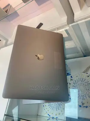 New Laptop Apple MacBook Pro 2017 16GB Intel Core I7 SSD 512GB