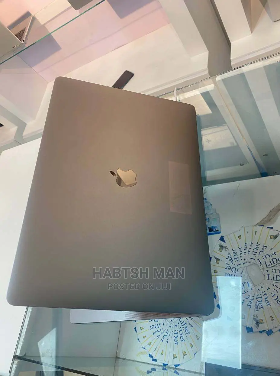 New Laptop Apple MacBook Pro 2017 16GB Intel Core I7 SSD 512GB