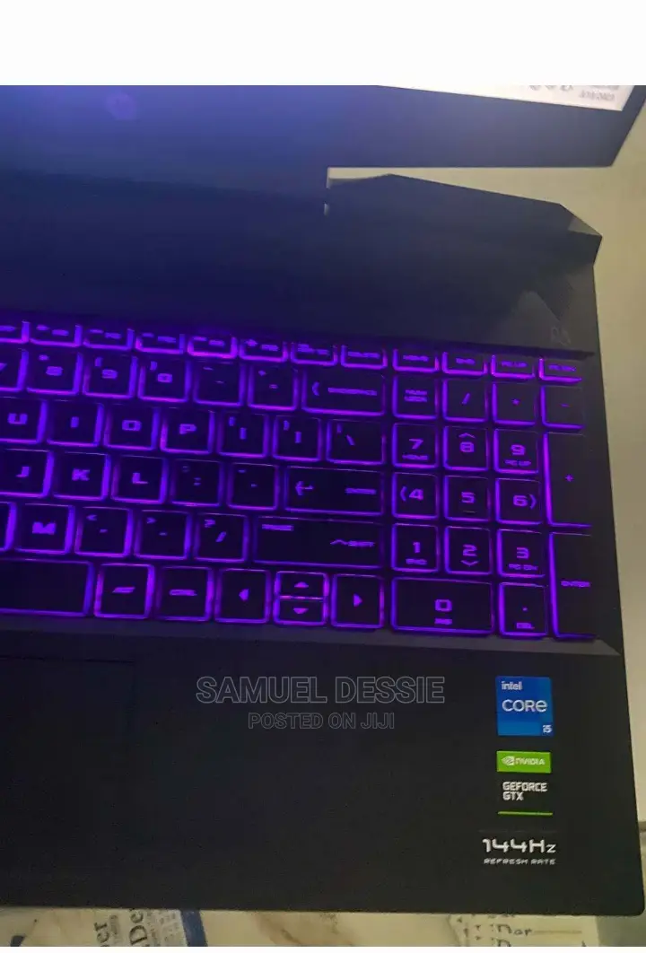 New Laptop HP Pavilion 15 8GB Intel Core I5 SSD 256GB