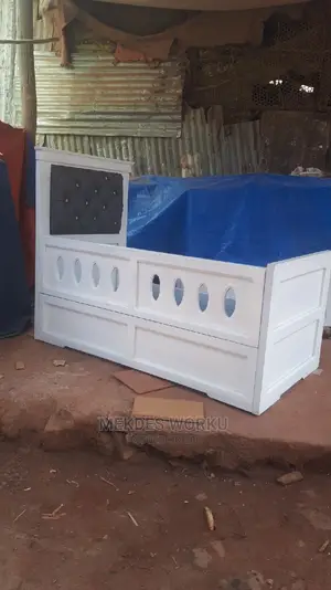 Yelijochi Alega (የልጆች አልጋ)