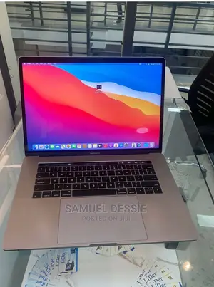 New Laptop Apple MacBook Pro 2017 16GB Intel Core I7 SSD 512GB