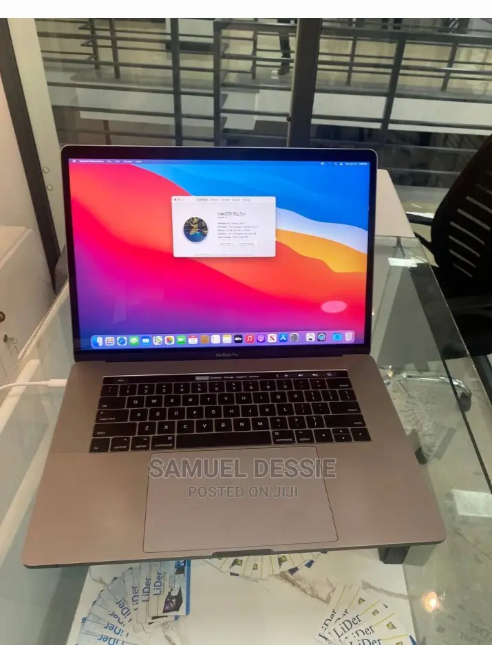 New Laptop Apple MacBook Pro 2017 16GB Intel Core I7 SSD 512GB