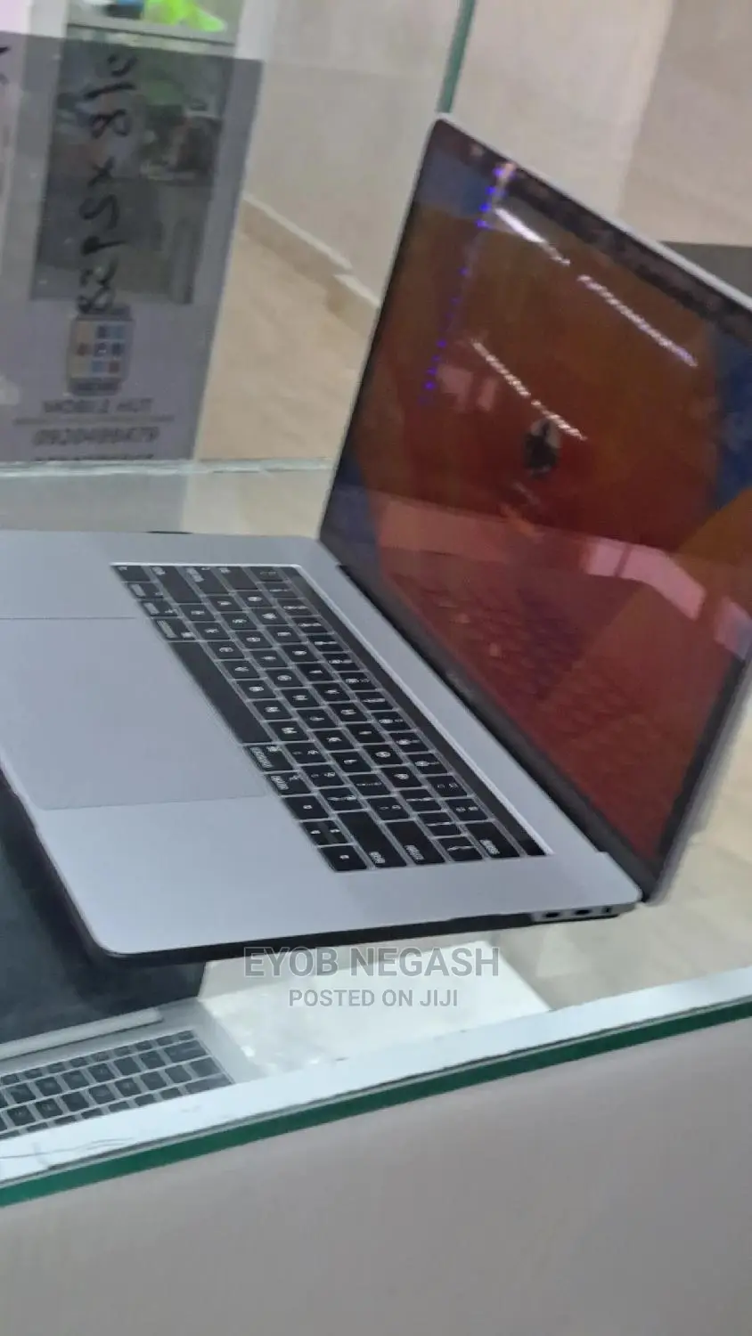 New Laptop Apple MacBook Pro 2017 16GB Intel Core I7 SSD 512GB