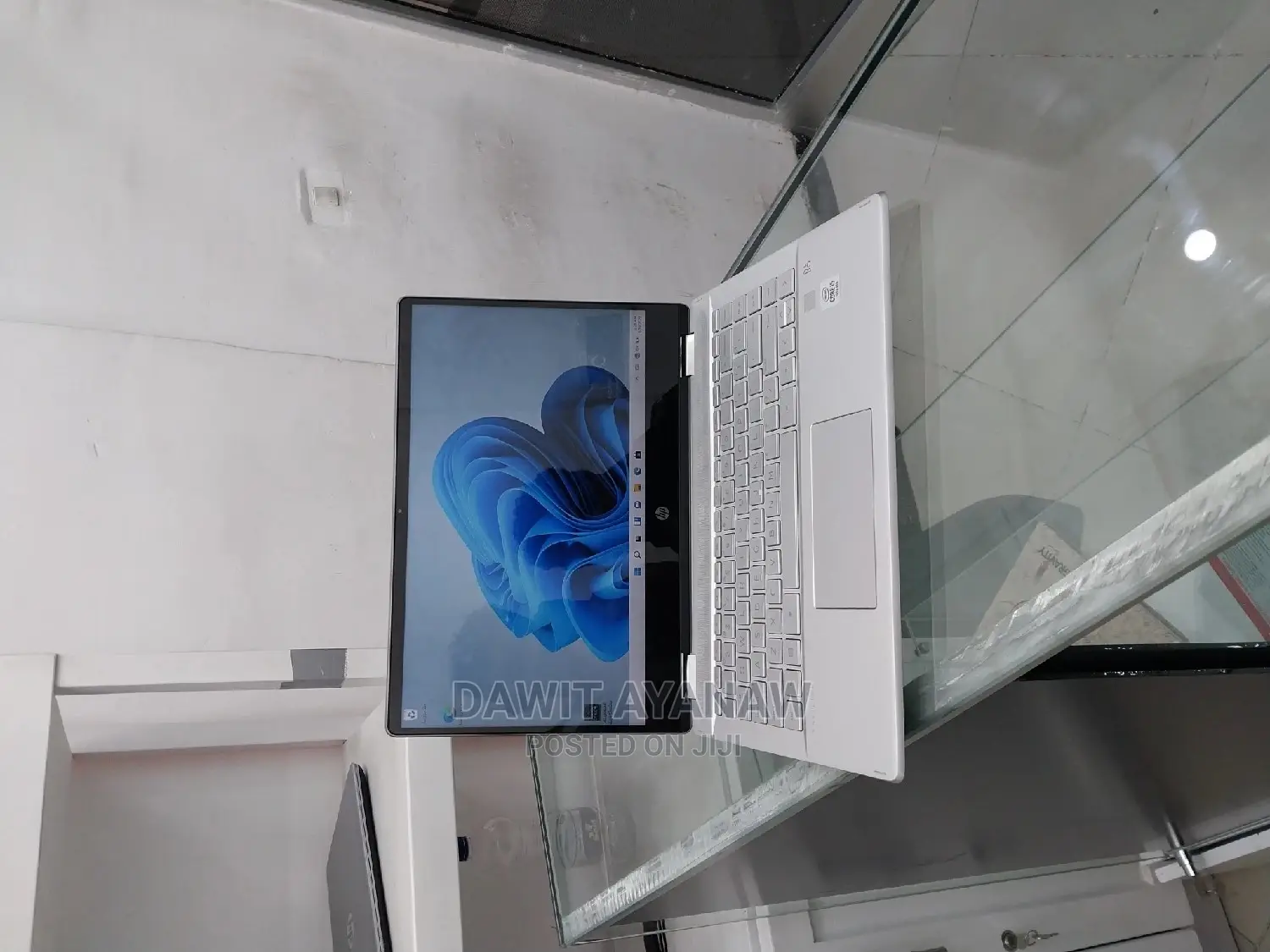 New Laptop HP Envy X360 8GB Intel Core I5 SSD 512GB