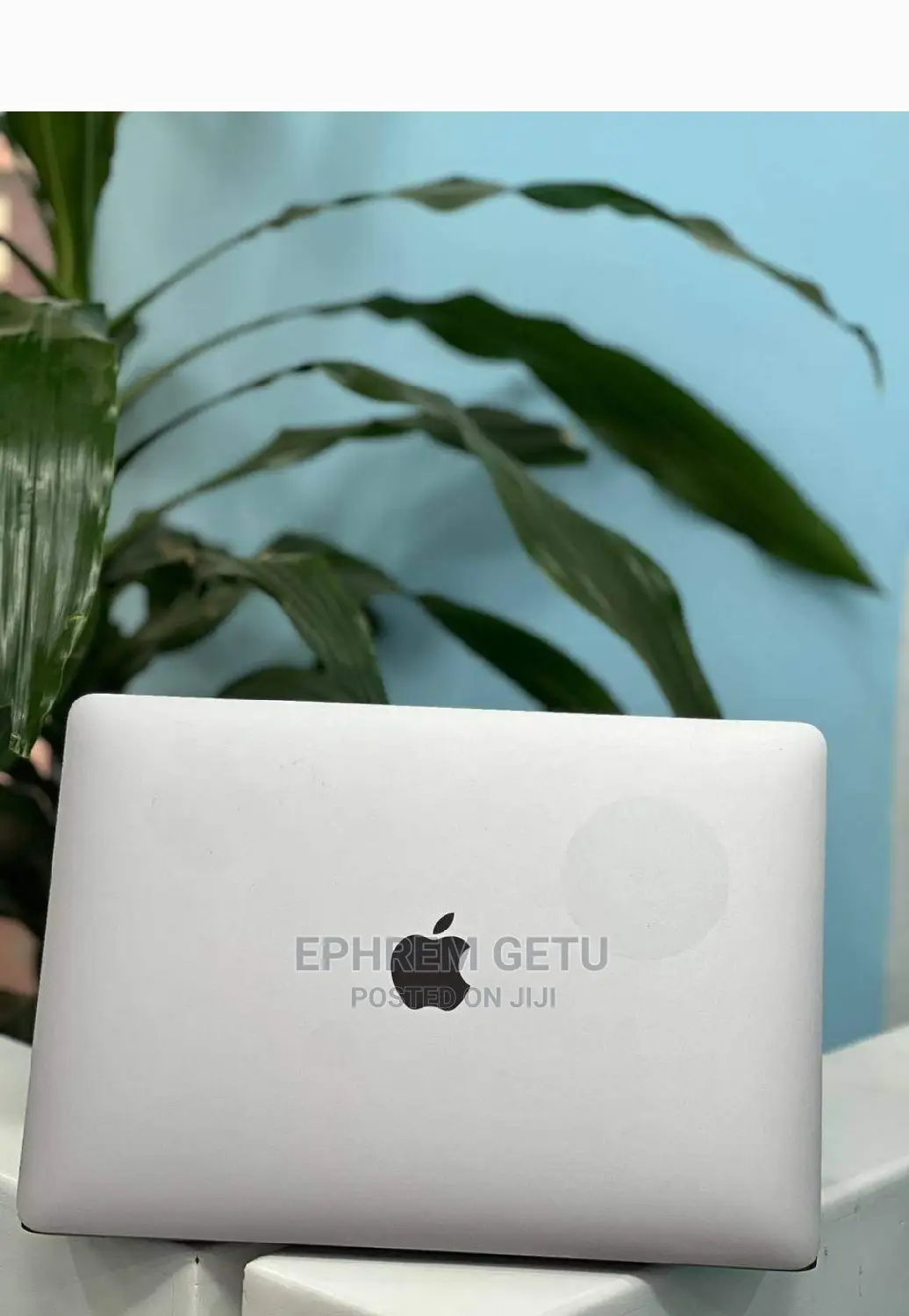 New Laptop Apple MacBook Pro 2020 M1 8GB Apple M1 Pro SSD 256GB