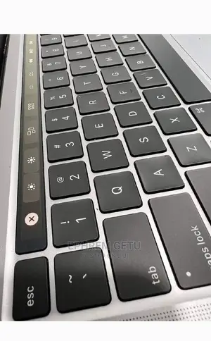 New Laptop Apple MacBook Pro 2020 M1 8GB Apple M1 Pro SSD 256GB