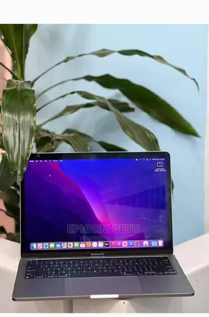 New Laptop Apple MacBook Pro 2020 M1 8GB Apple M1 Pro SSD 256GB