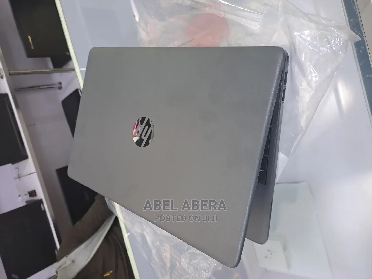 New Laptop HP 250 G8 8GB Intel Core I3 HDD 1T