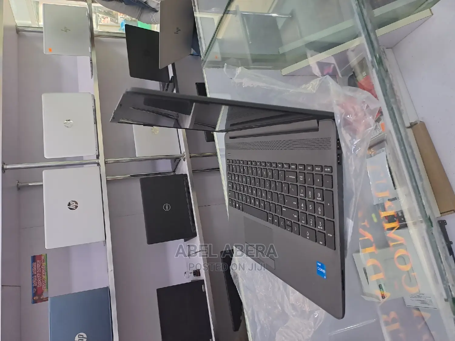 New Laptop HP 250 G8 8GB Intel Core I3 HDD 1T