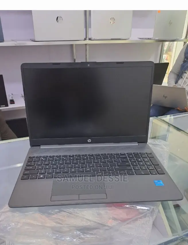 New Laptop HP Stream Notebook 8GB Intel Core I3 HDD 1T