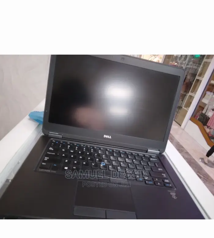 Laptop Dell Latitude 5310 8GB Intel Core I7 SSD 256GB