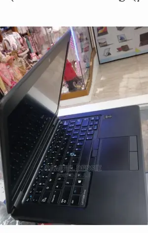 Laptop Dell Latitude 5310 8GB Intel Core I7 SSD 256GB