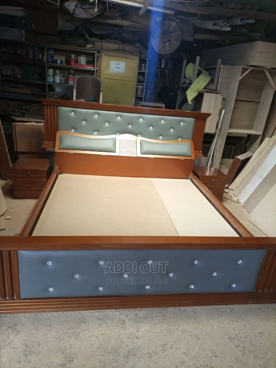 1.80 አልጋዎች/Beds