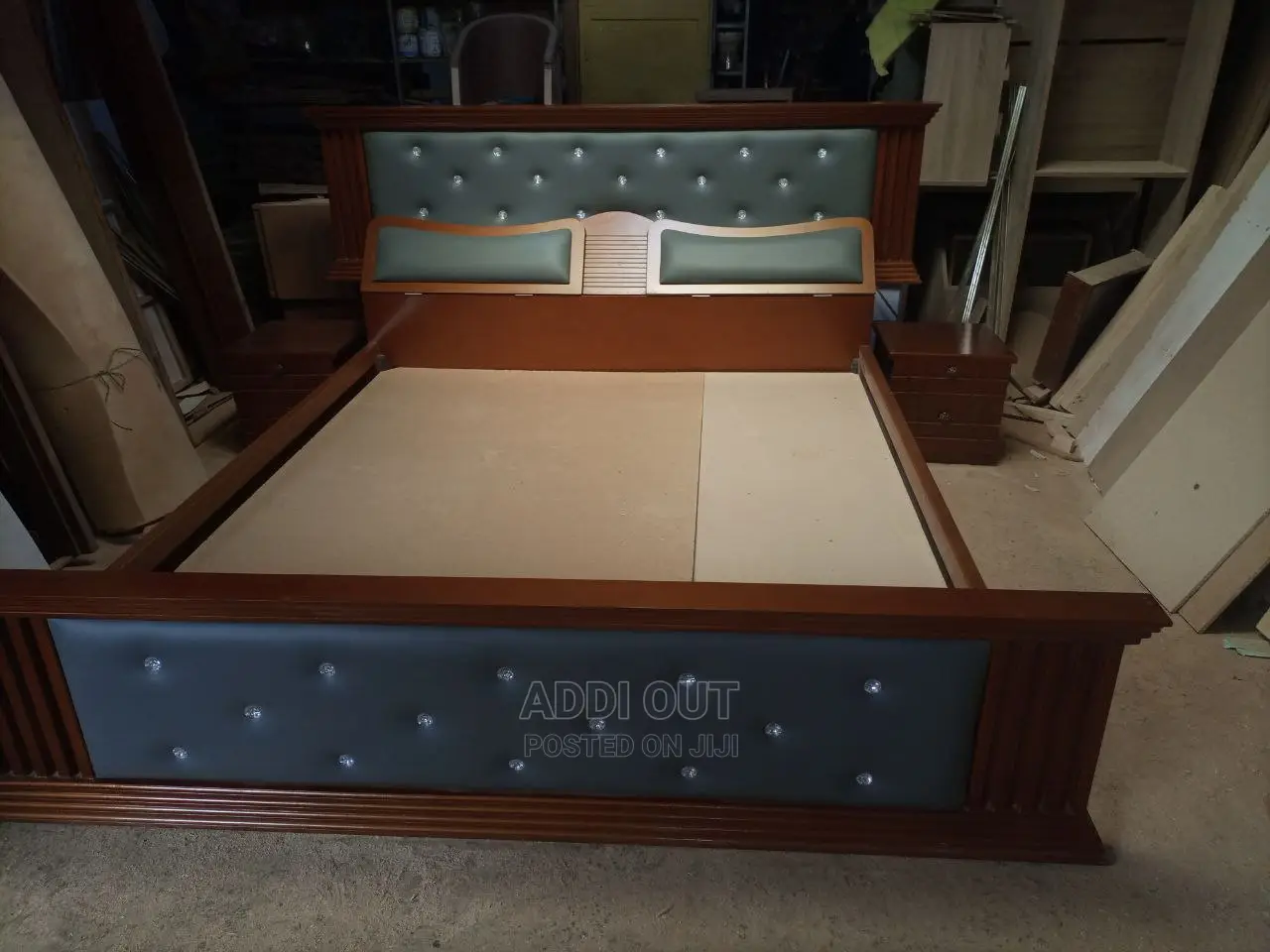 1.80 አልጋዎች/Beds